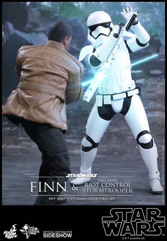 Hot Toys Finn and First Order Riot Control Stormtrooper