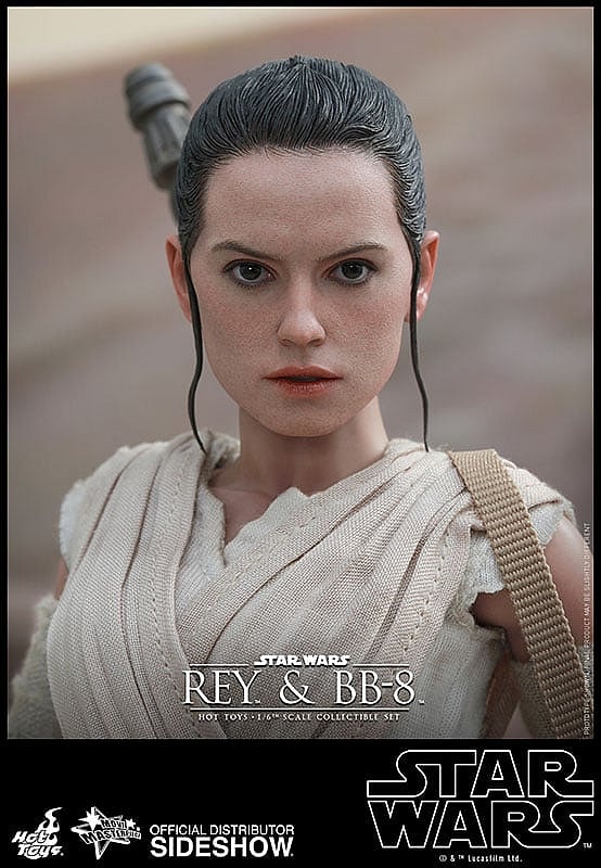 Rey and BB-8 Sixth Scale Figure Set by Hot Toys