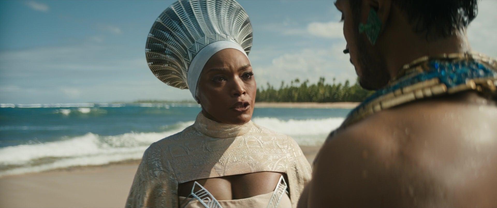 Queen Ramonda (Angela Bassett) defies Namor