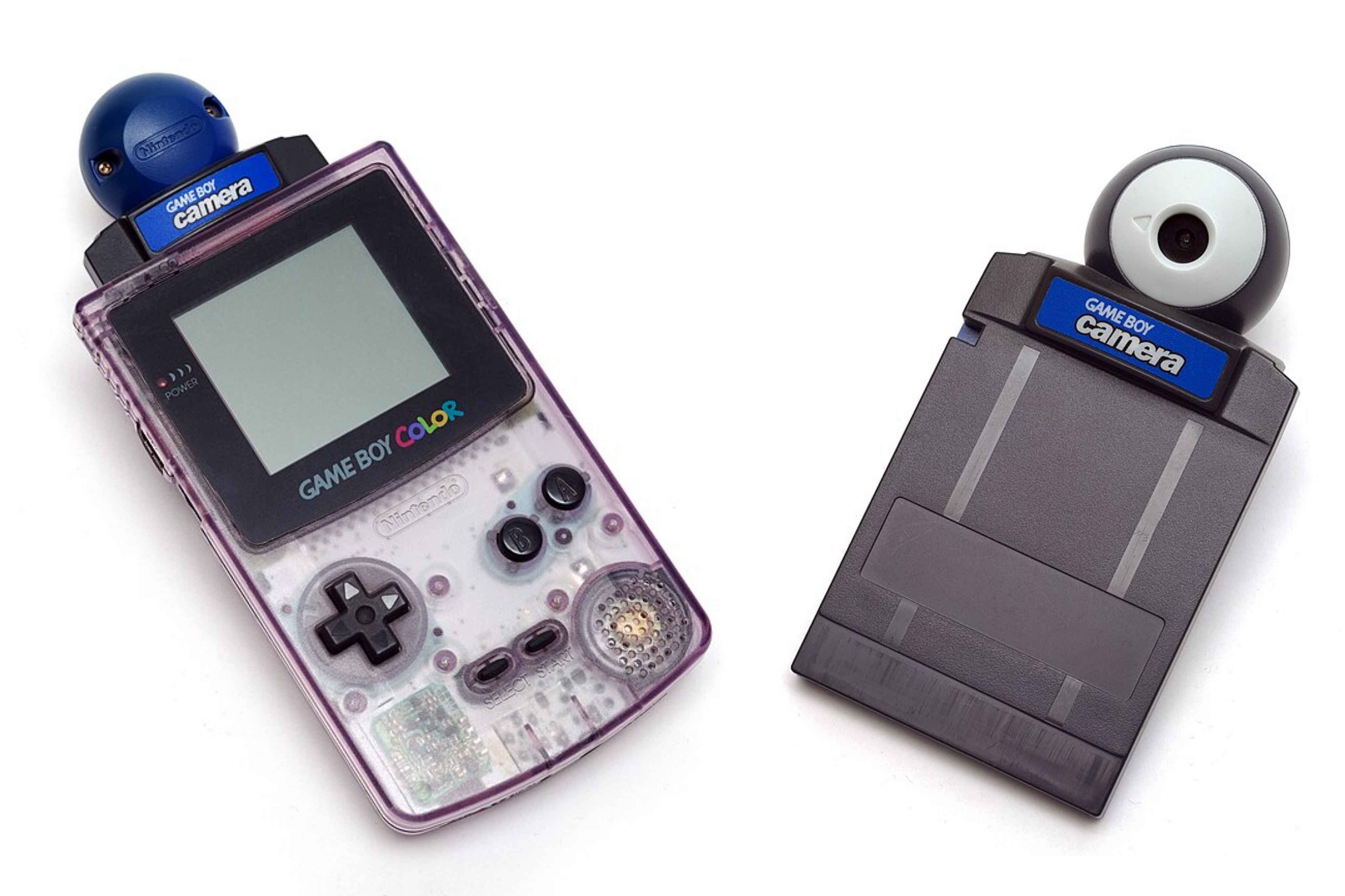 Left: GameBoy Color with GB Camera attached. Right: Gameboy Camera Cartridge. Via Ashley Pomeroy, Wikipedia.