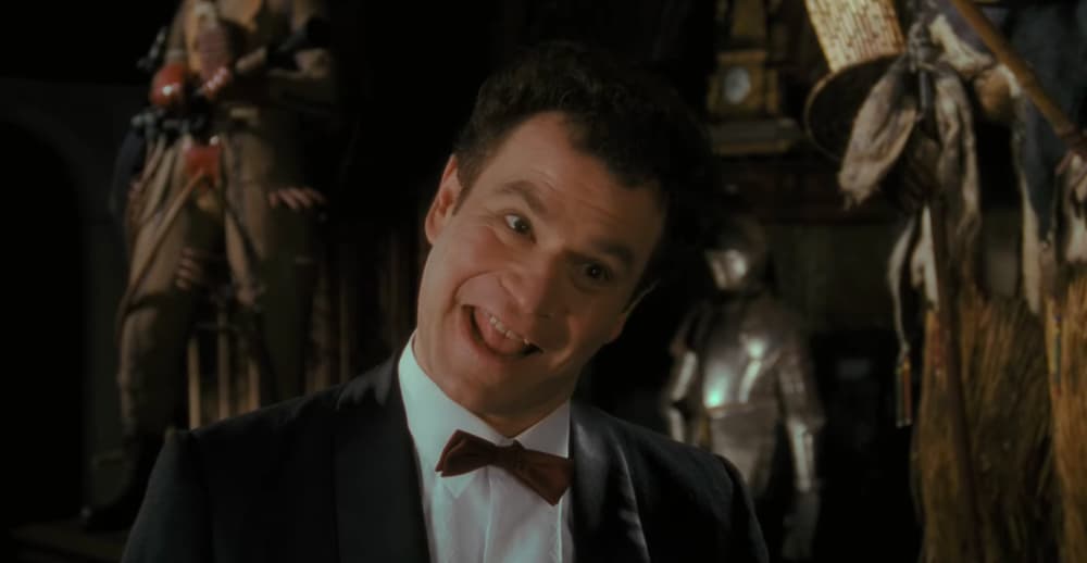 Wuhl makes a face in the arsenal