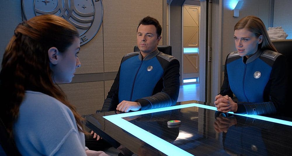 Mercer and Grayson talk to Lysella in The Orville