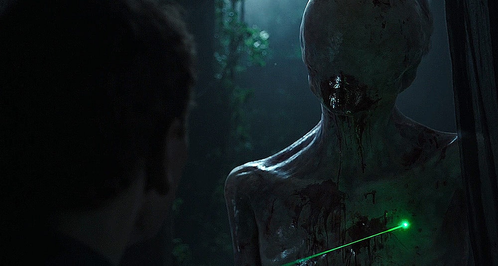 David tries to communicate with a neomorph in Alien Covenant, 20th Century Fox