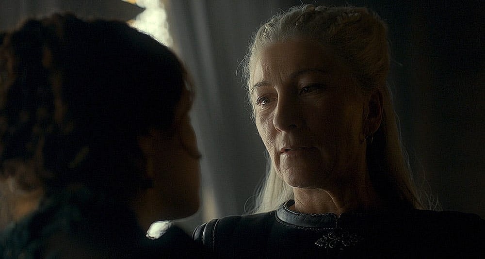 Alicent tries to convince Rhaenys to join her side in House of the Dragon, HBO