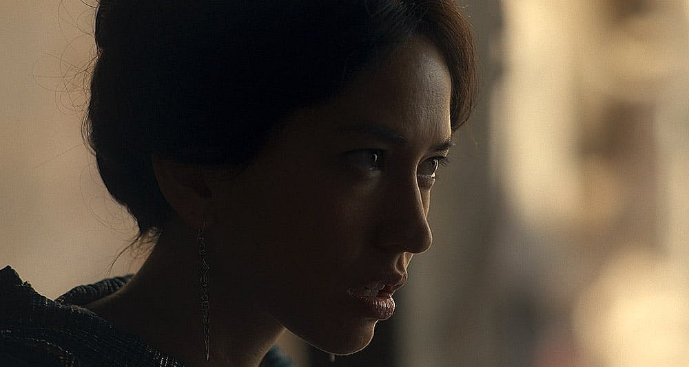 The White Worm gives Otto Hightower information in House of the Dragon, HBO