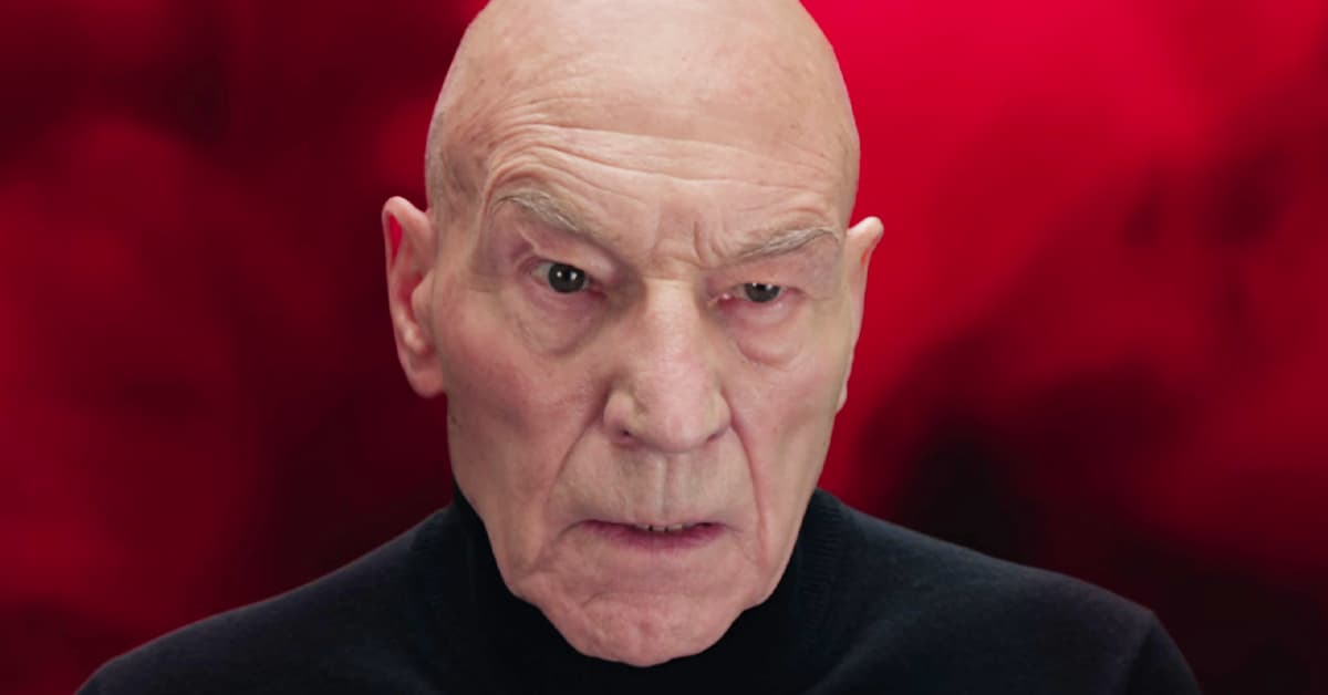 Charles Xavier (Patrick Stewart) enters the mind of Wanda Maximoff (Elizabethj Olsen) in Doctor Strange in the Multiverse of Madness (2022), Marvel Entertainment