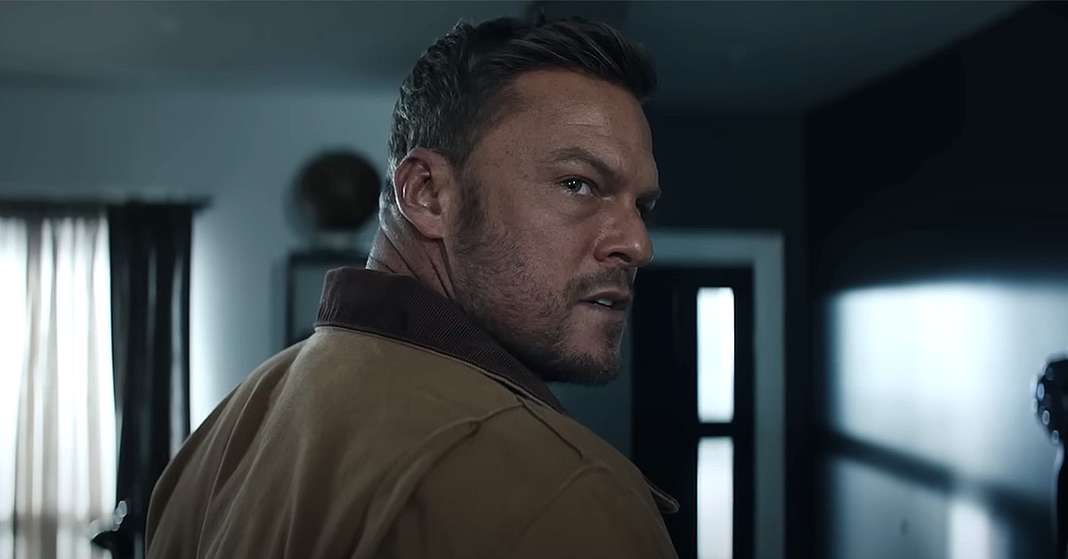 Alan Ritchson as Jack Reacher in season 2 of "Reacher" (2023), Amazon Prime