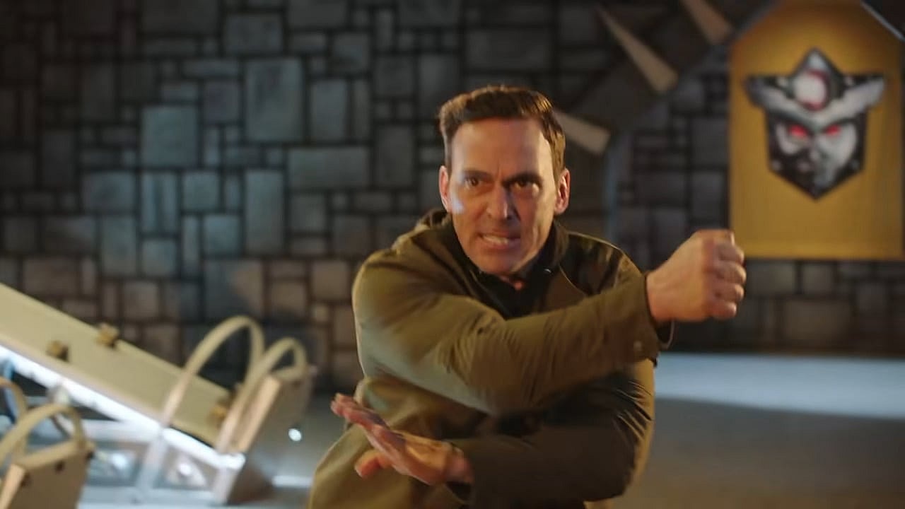 Tommy Oliver (Jason David Frank) prepares to Morph into the Black DinoRanger in Power Rangers Super Ninja Steel Season 1 Episode 10 "Dimensions in Danger" (2018), Saban Entertainment via Nickelodeon YouTube 