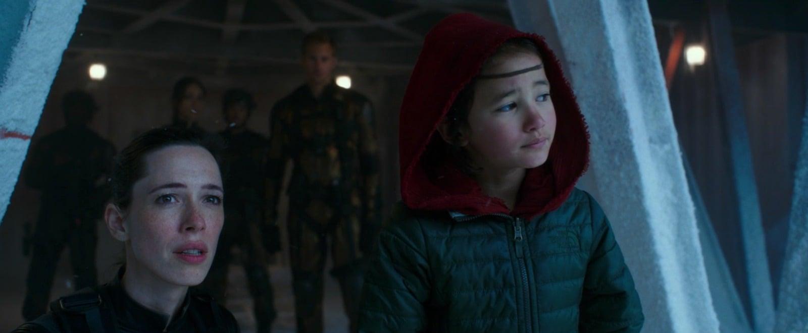 Dr. Ilene Andrews (Dr. Ilene Andrews) and Jia (Kaylee Hottle) convince Kong to enter the Hollow Earth in Godzill vs. Kong (2021), Warner Bros. Pictures