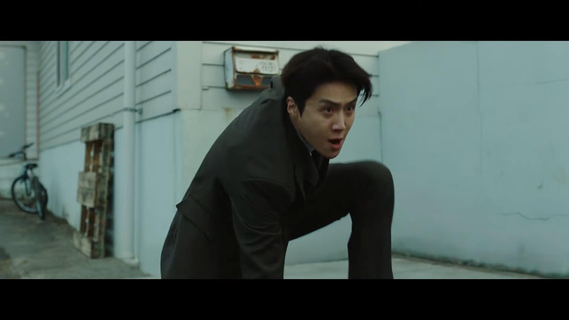 The Nobleman (Kim Seon-ho) does a three-point landing in The Childe (2023), Sageumwol Film