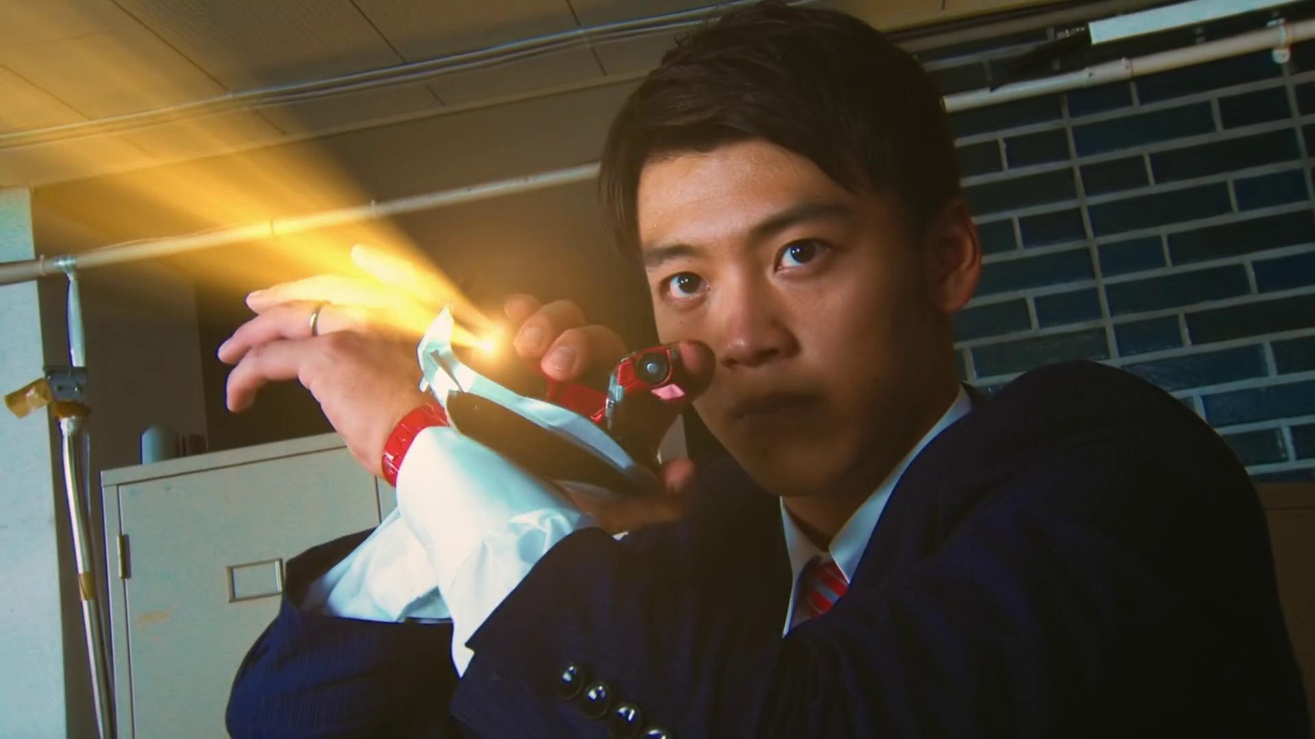 Shinnosuke Tomari (Takeuchi Ryoma) activates the Drive Driver in Kamen Rider Heisei Generations Dr. Pac-Man vs. Ex-Aid & Ghost with Legend Riders (2016), Toei Co. Ltd