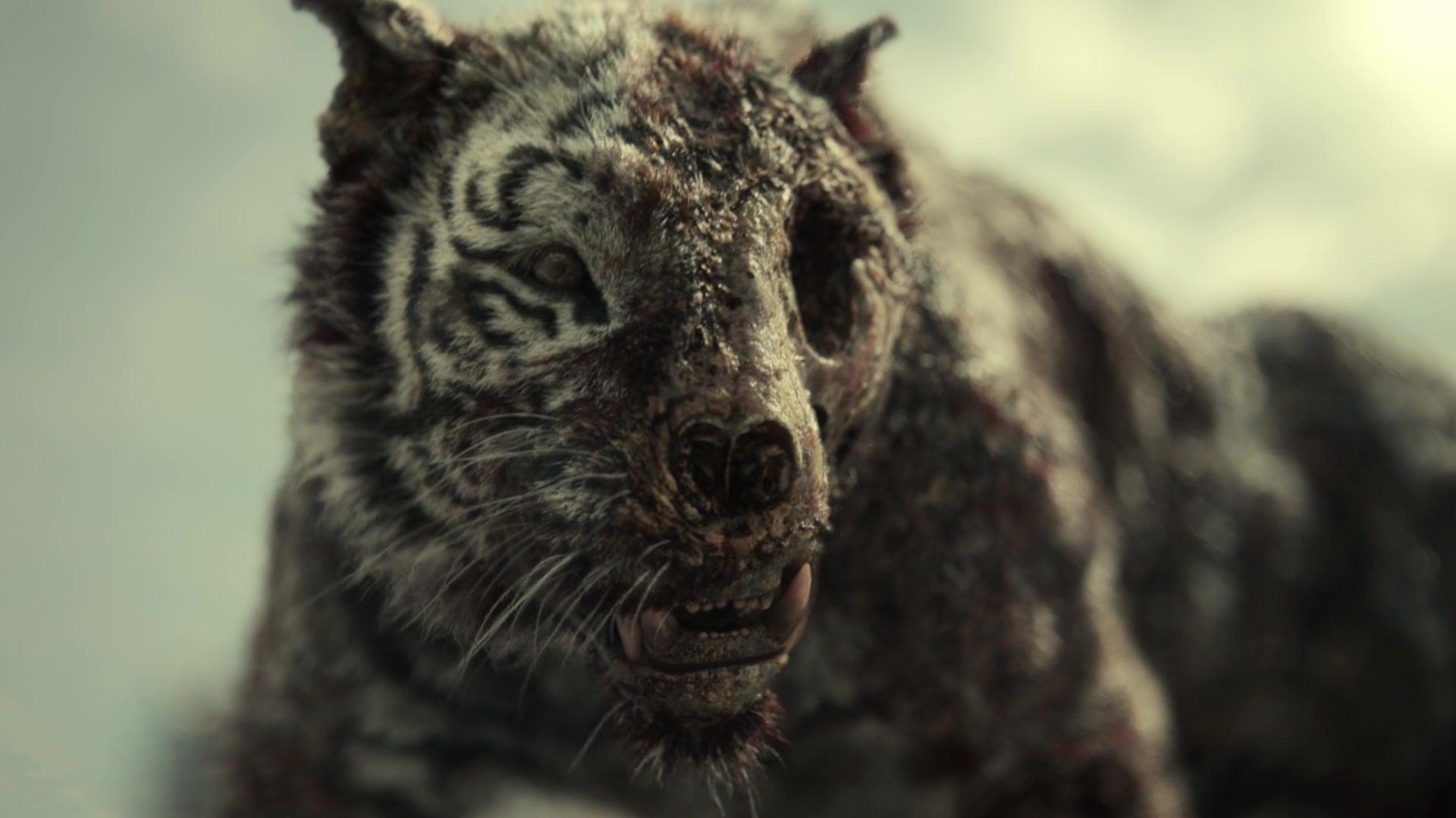 A zombie tiger stalks its prey in Army of the Dead (2021), Netflix