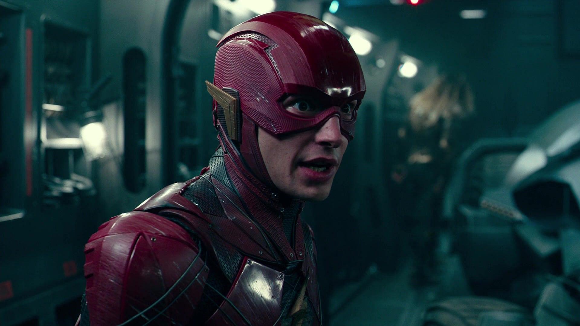 Flash (Ezra Miller) asks team for advice in Zack Snyder's Justice League (2021), Warner Bros