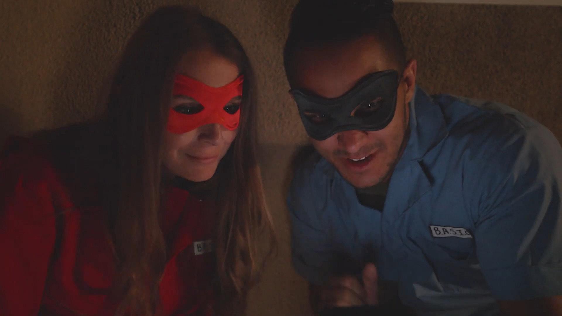 Alexa & Carlos PenaVega in 'The Power Couple' (2019)