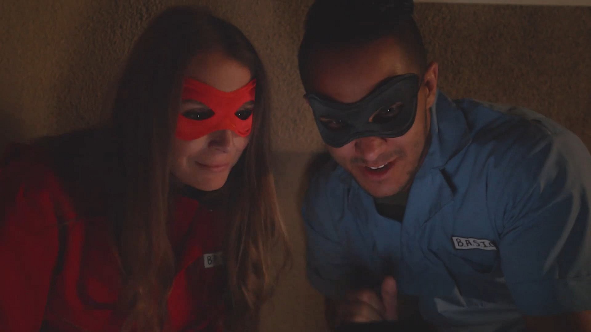 Alexa & Carlos PenaVega in 'The Power Couple' (2019)