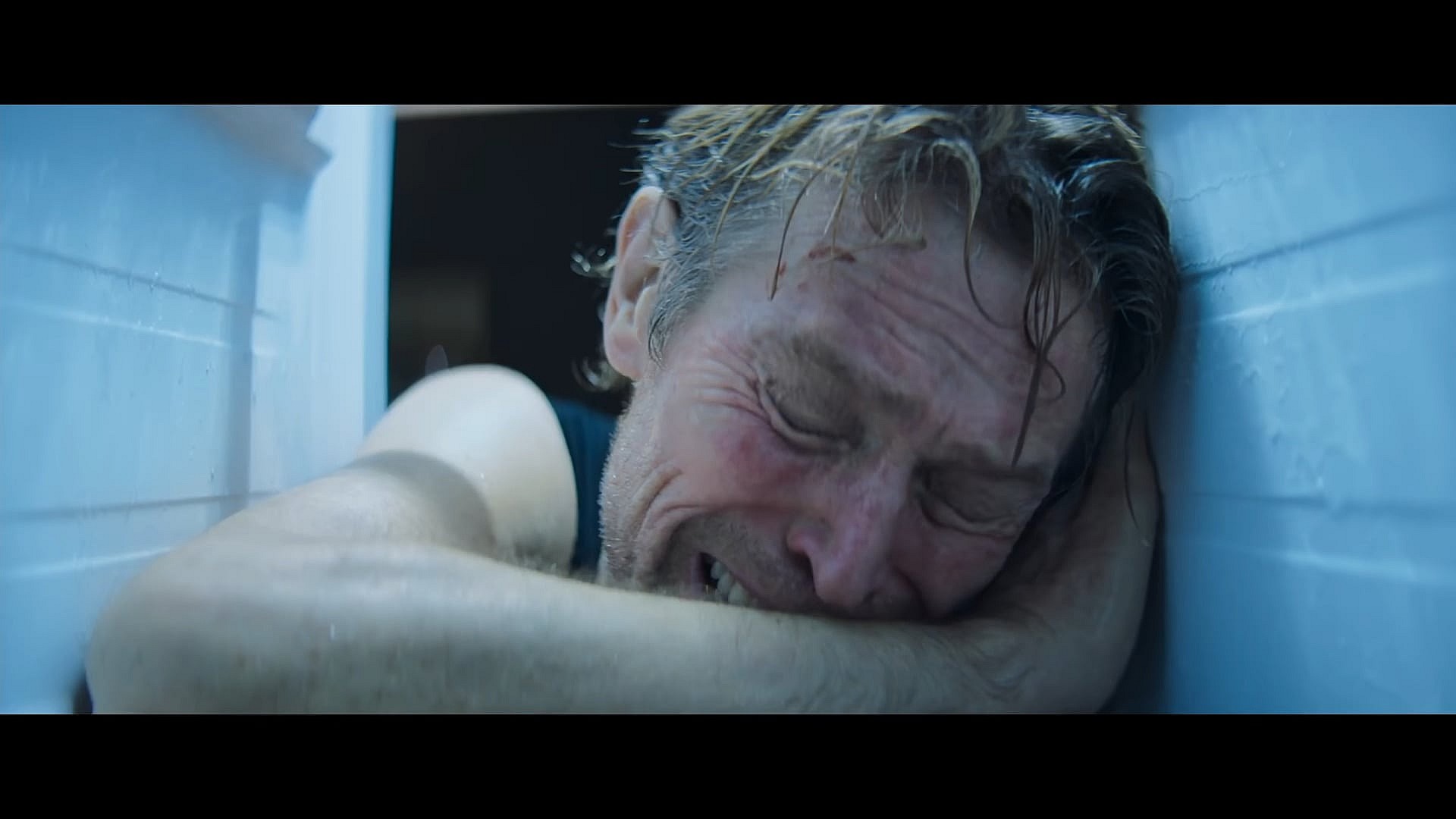 Nemo (Willem Dafoe) loses his sanity in Inside (2023), Focus Features