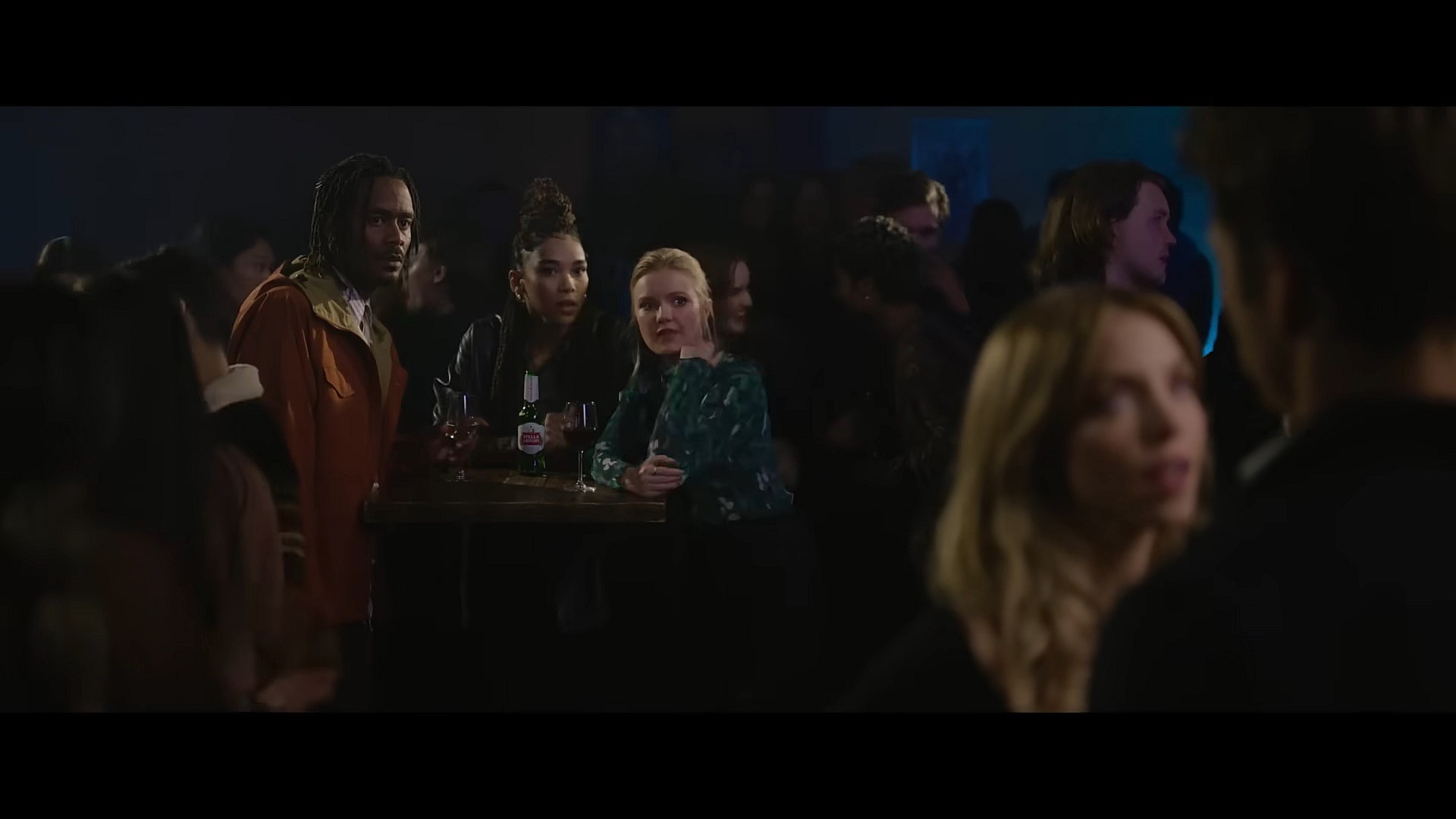 Gata as Pete, Alexandra Shipp as Claudia, Hadley Robinson as Halle, Sydney Sweeney as Bea, and Glen Powell as Ben in Anyone But You (2023), Sony Pictures