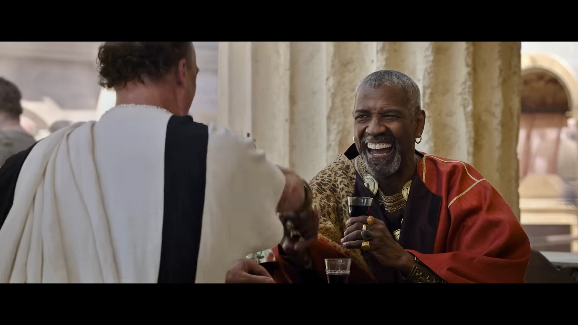Macrinus (Denzel Washington) makes a bet in Gladiator 2 (2024), Paramount Pictures