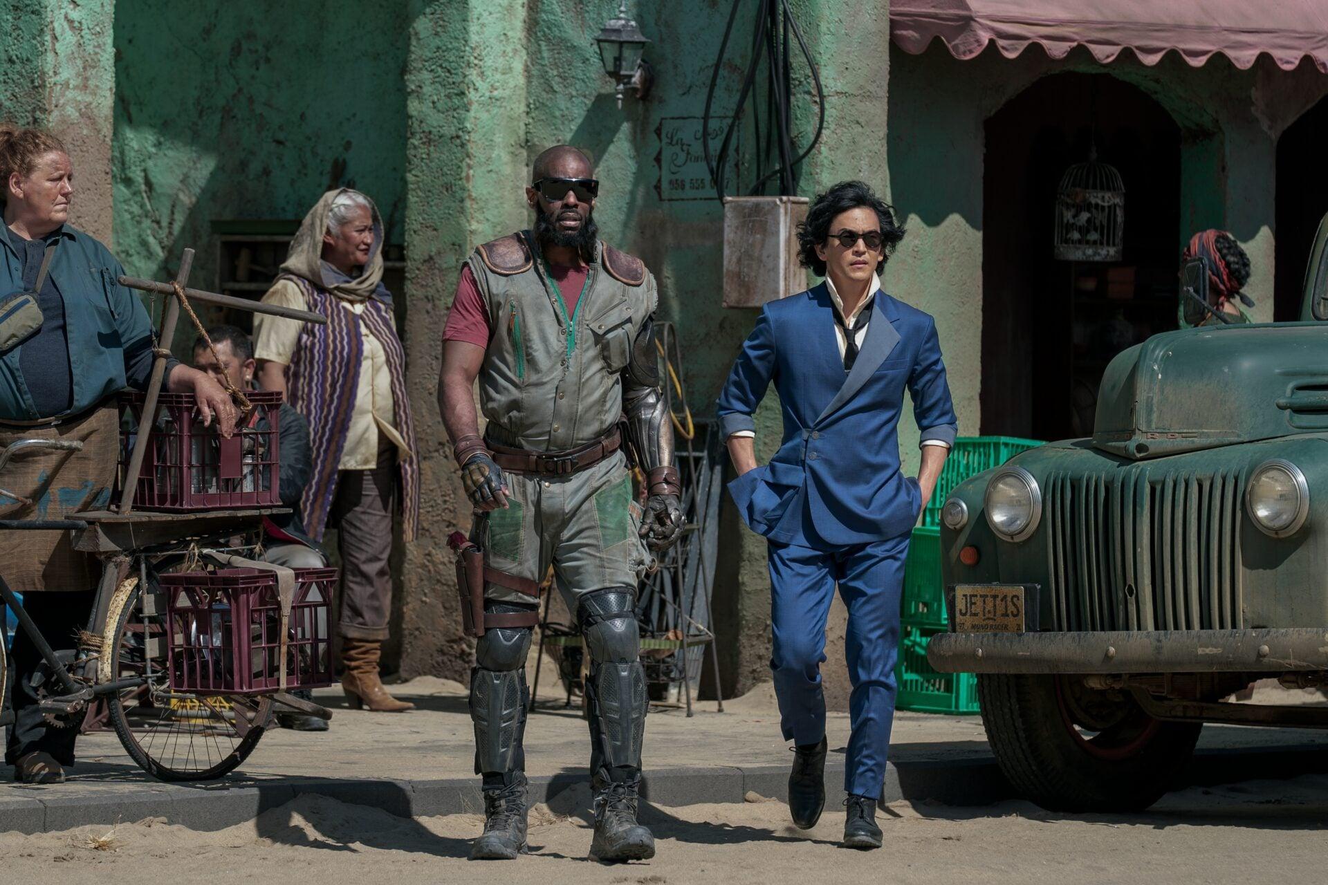 COWBOY BEBOP (L to R) MUSTAFA SHAKIR as JET BLACK and JOHN CHO as SPIKE SPIEGEL of Cowboy Bebop Cr. GEOFFREY SHORT/NETFLIX © 2021