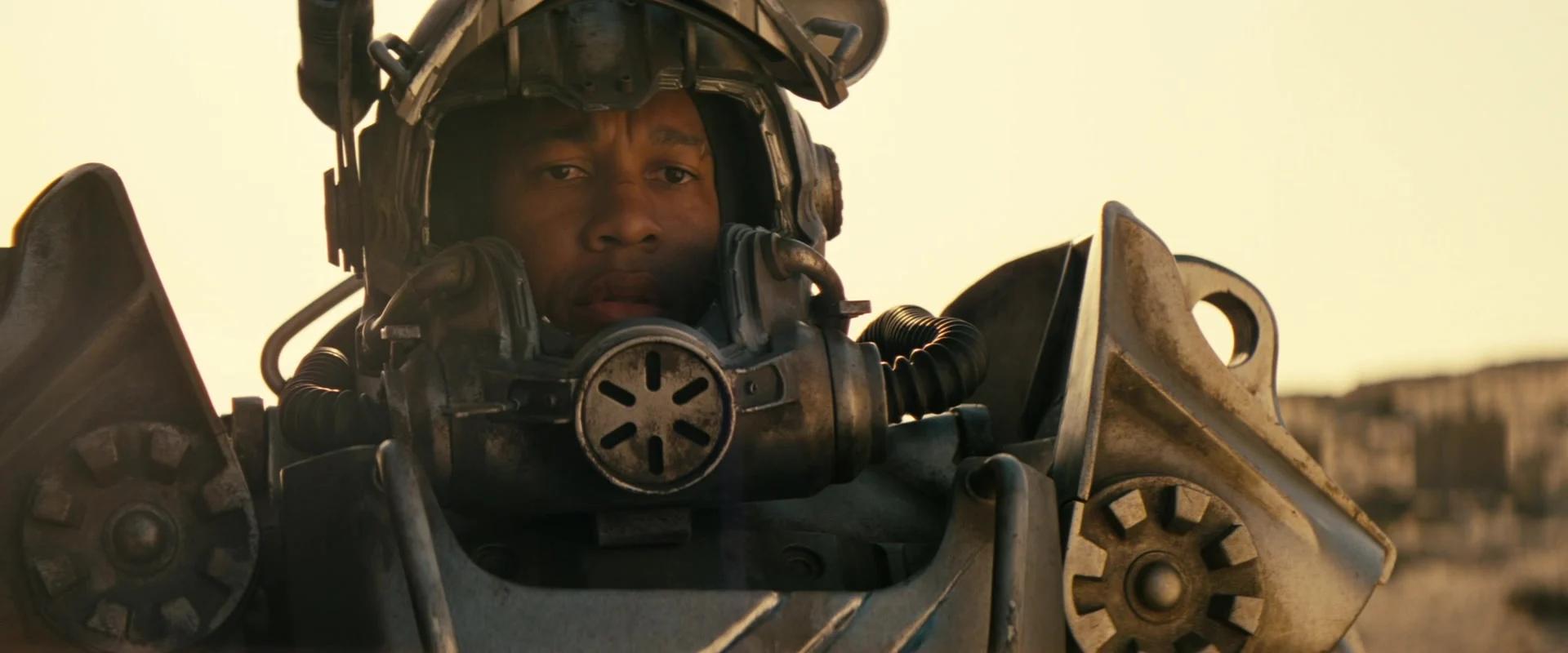 Maximus (Aaron Moten) pleads with Lucy (Ella Purnell) to get her not to go off into the wasteland in Fallout Season 1 Episode 7 "The Radio", Amazon Prime Studios