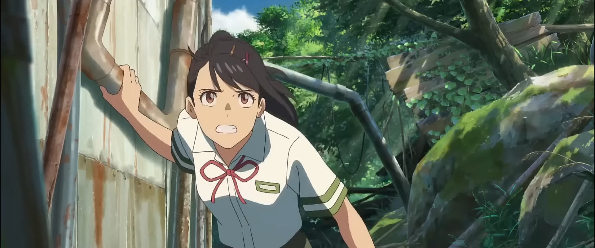 Suzume Iwato (Nanoka Hara) looks on as a Door of Disaster opens up before her in Suzume no Tojimari (2022), Toho via YouTube