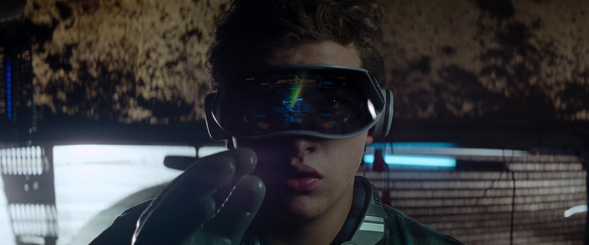 Wade Watts (Tye Sheridan) in awe of what can be done in VR in Ready Player One (2018), Warner Bros. Pictures