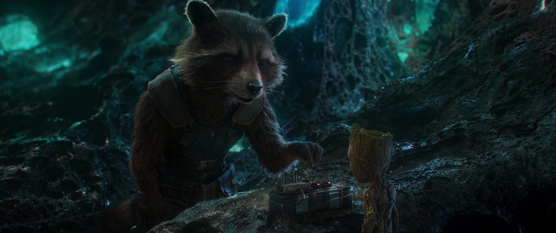 Rocket Raccoon (Bradley Cooper) and Groot (Vin Diesel) formulate a plan to stop Ego (Kurt Russell) in Guardians of the Galaxy Vol. 2 (2017), Marvel Entertainment