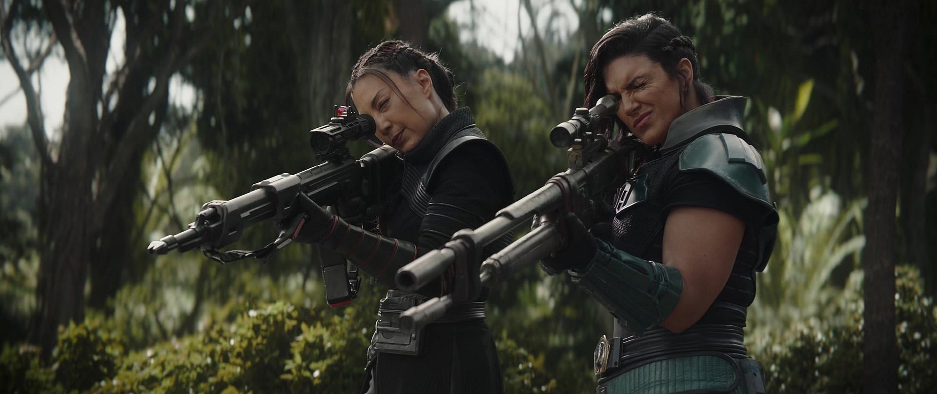Fennec Shand (Ming Na Wen) and Cara Dune (Gina Carano) prepare to lay down cover fire in The Mandalorian Season 2 Episode 7 "Chapter 15: The Believer"(2020), Disney Lucasfilm