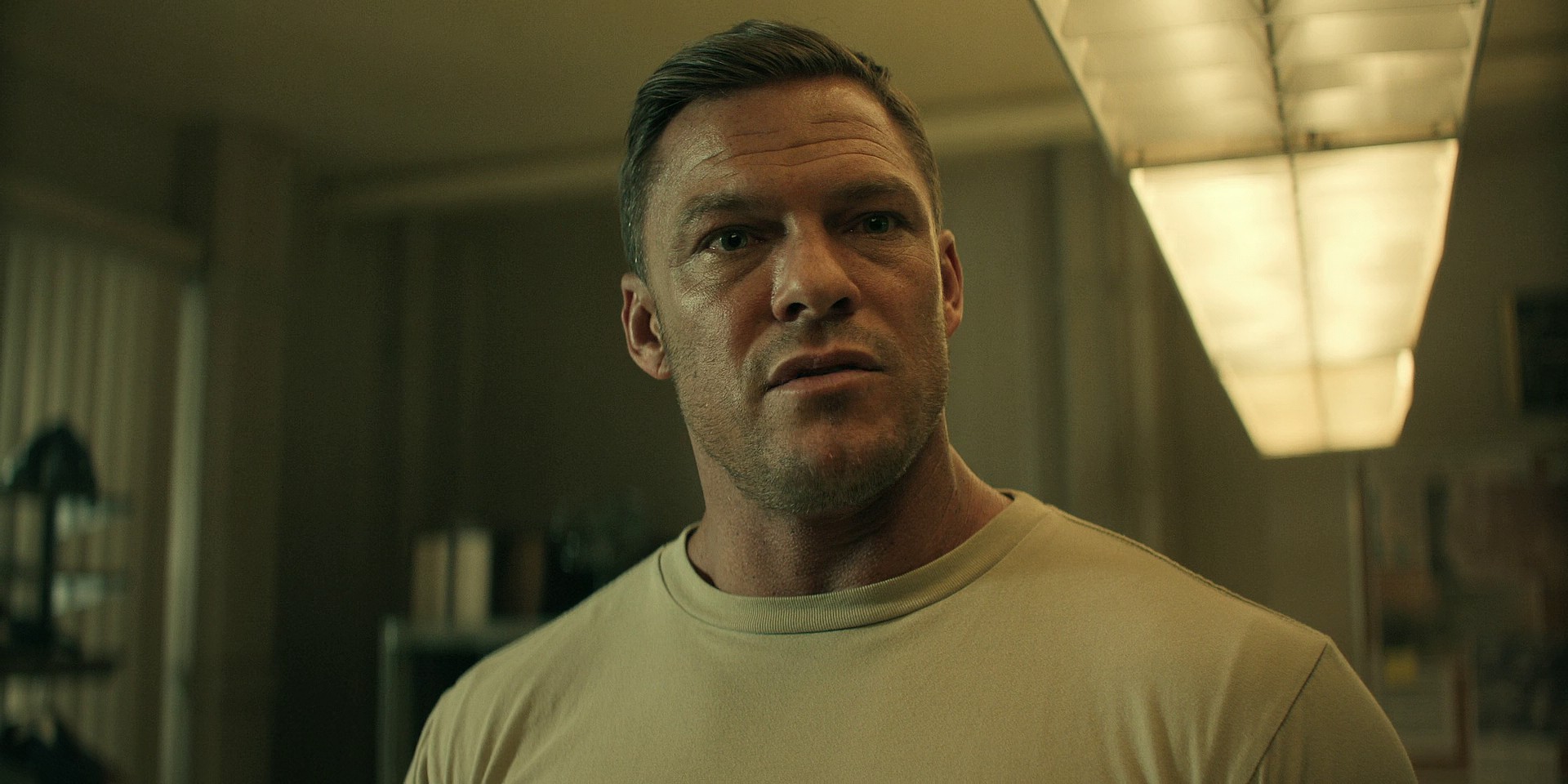 Jack (Alan Ritchson) has a hard lesson for his team in Reacher Season 2 Episode 7 "The Man Goes Through" (2023), Amazon