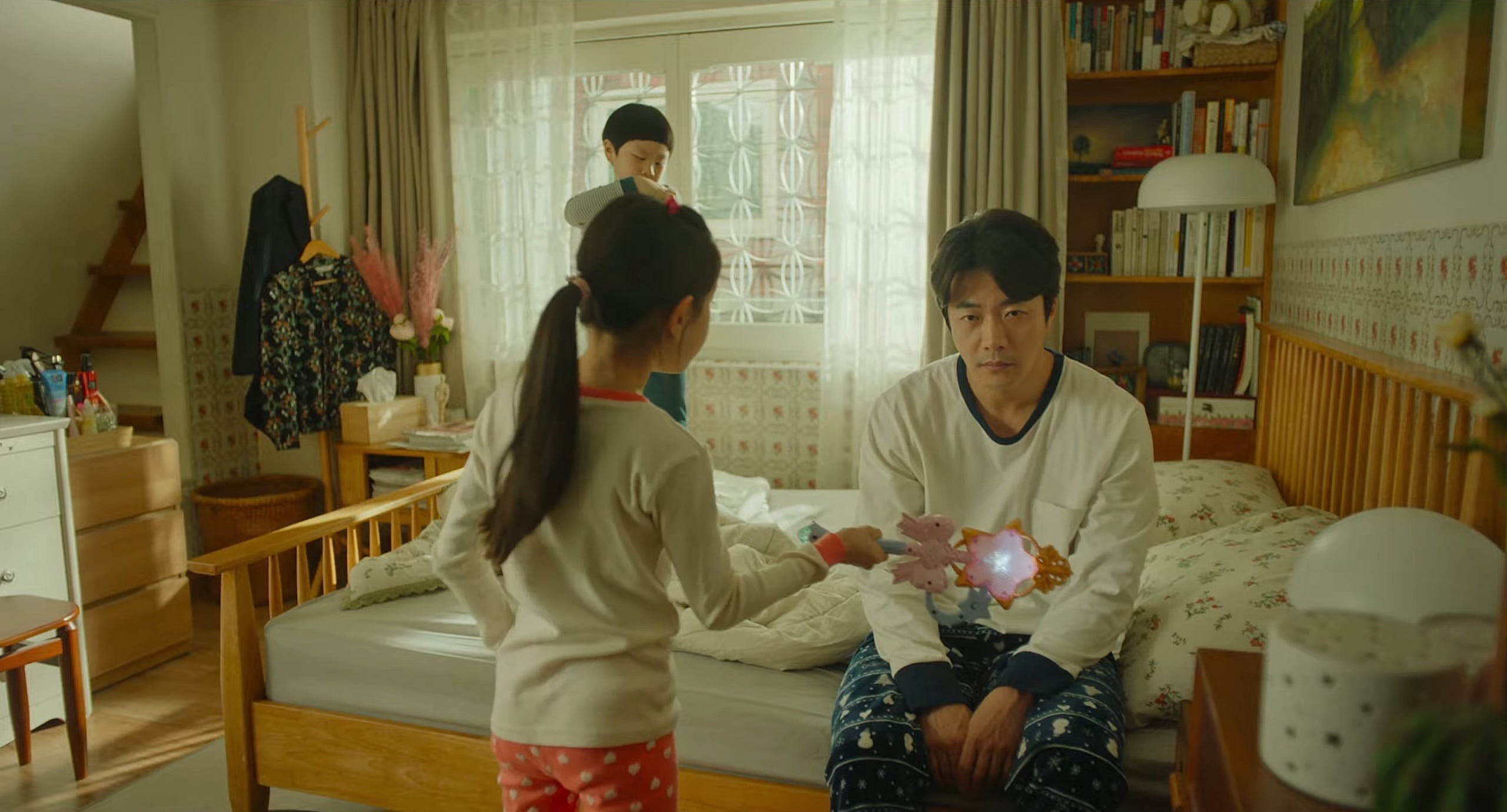 Park Kang (Kwon Sang-Woo) has to deal with the ups and downs of a mundane life in Switch (2023), Lotte Entertainment