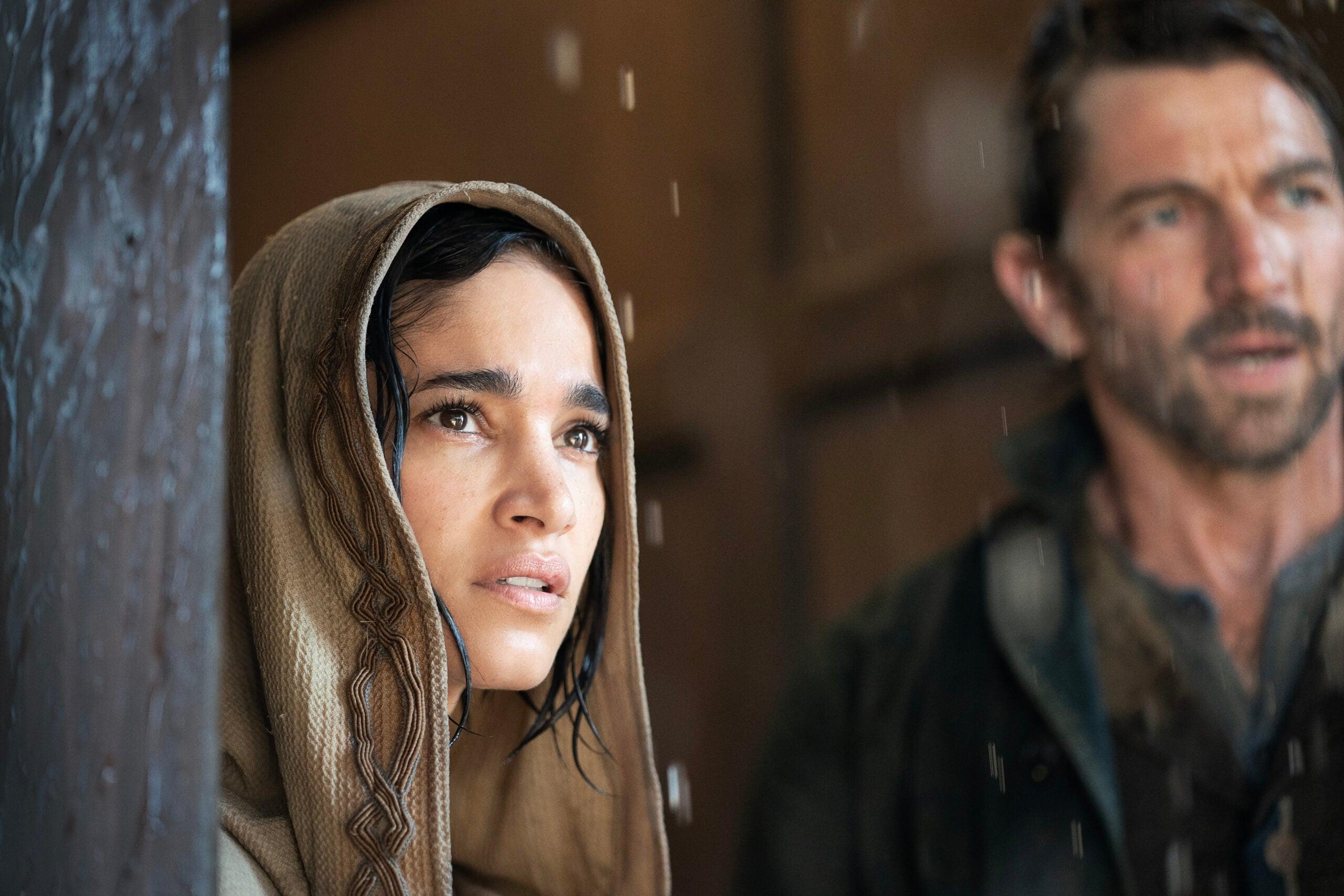 REBEL MOON: (L-R) Sofia Boutella as Kora and Michiel Huisman as Gunnar in Rebel Moon. Cr. Chris Strother/Netflix © 2023