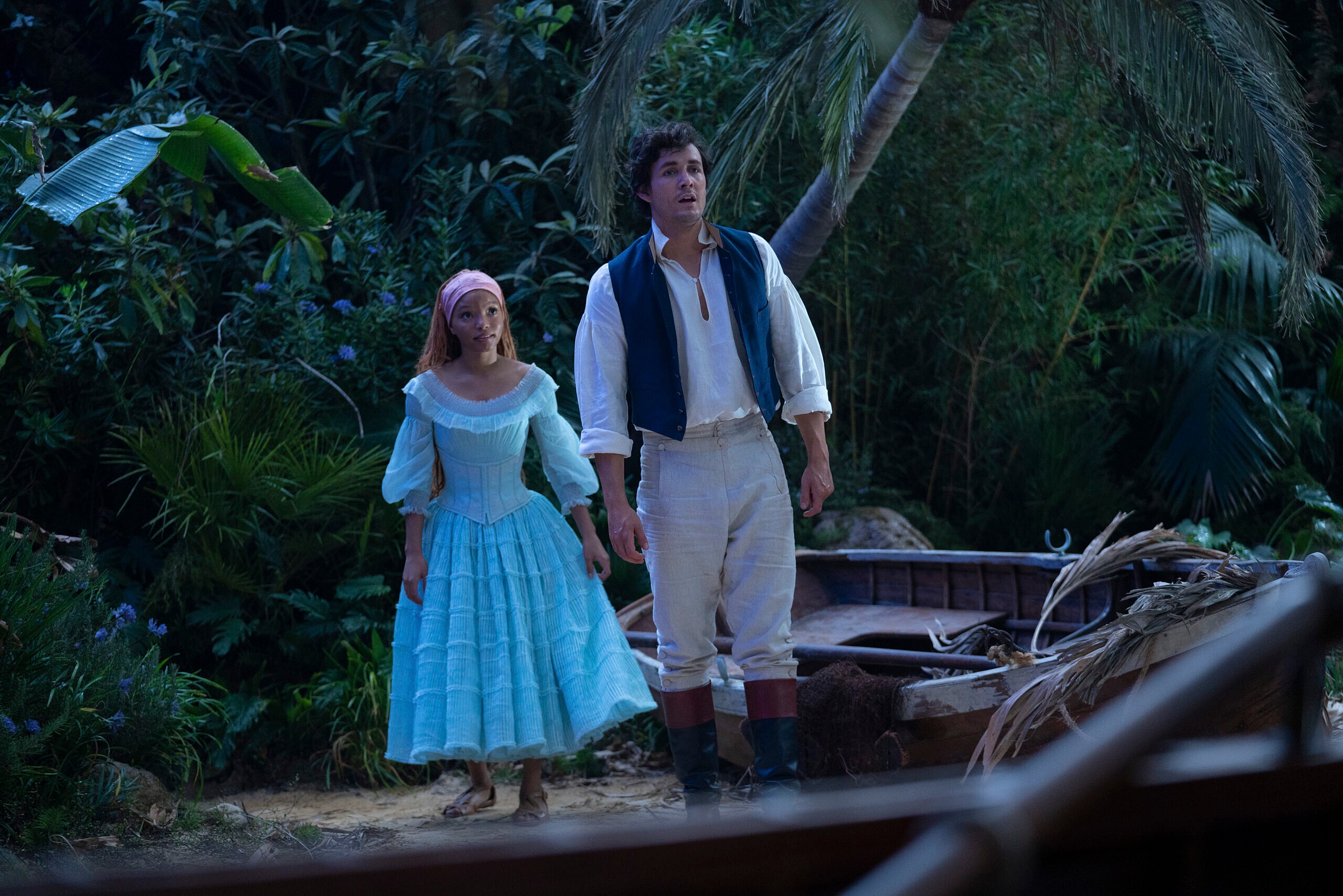 (L-R): Halle Bailey as Ariel and Jonah Hauer-King as Prince Eric in Disney's live-action THE LITTLE MERMAID. Photo by Giles Keyte. © 2023 Disney Enterprises, Inc. All Rights Reserved.