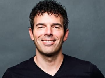 Casey Hudson Slams AI, Google Commons
