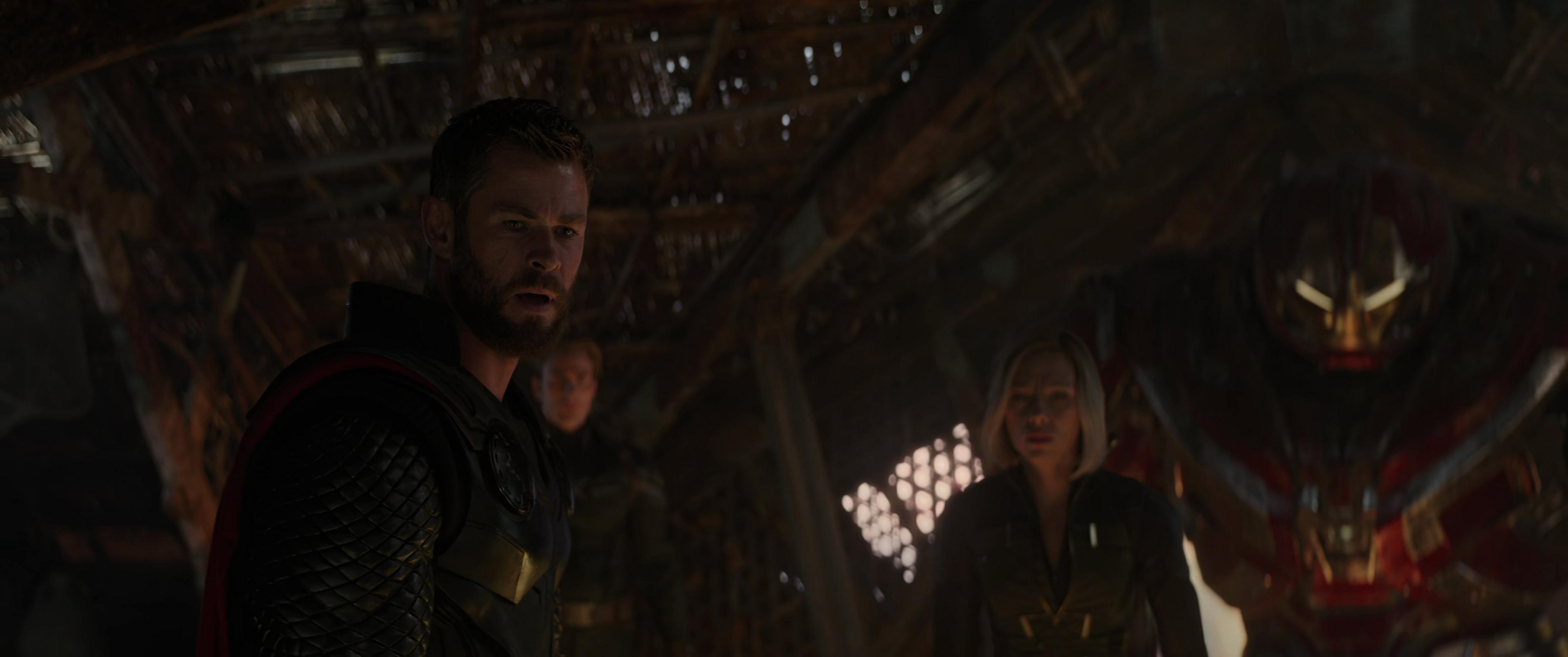Thor goes for the head with War Machine and Black Widow in Avengers: Endgame (2019), Marvel