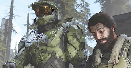 Fernando Esparza (Nicholas Roye) turns to Master Chief (Bruce Thomas) for hope in Halo Infinite (2021), 343 Industries