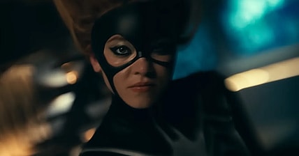 Julia Cornwall (Sydney Sweeney) traps Ezekiel (Tahar Rahim) in her web in Madame Web (2024), Sony Pictures