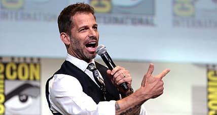 Justice League Director Zack Snyder Attacks His Fans, Implies They Are Part Of A Hate Group