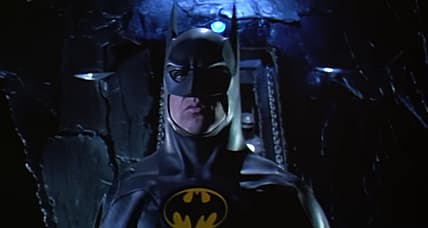 New Image Reveals Michael Keaton's Batman Suit And Logo In The Flash