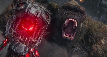 Kong holds MechaGodzilla's head in Godzilla vs. Kong (2021), Warner Bros. Pictures Featured Image