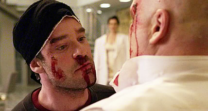 Matt Murdock (Charlie Cox) puts an end to the Kingpin's (Vincent D'Onofrio) reign in Daredevil S03E13 "A New Napkin" (2015), Marvel Entertainment