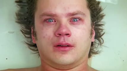 Jacob (Tim Robbins) tries to calm his fever by chilling out in Jacob's Ladder (1990), TriStar Pictures