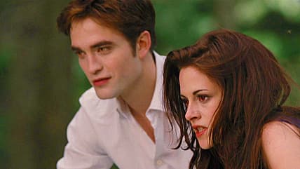 Edward (Robert Pattinson) helps Bella (Kristen Stewart) learn her vampire abilities in The Twilight