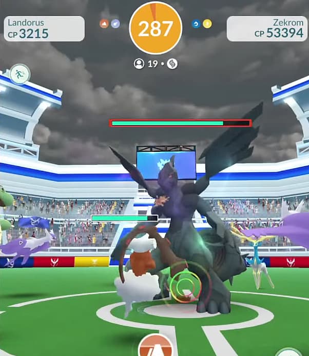 Landorus, Mega Latios, Mega Latias, shiny Dragonite, shiny Xerneas vs giant Zekrom in Pokémon GO