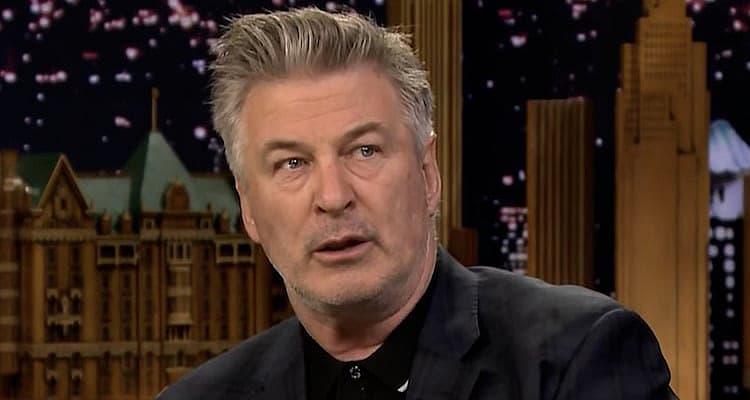 Alec Baldwin Promotes COVID-19 Vaccine Booster Shots And Use Of Facial Masks In Christmas Thank You