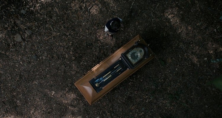 A character hallucinates a clockwork coffin in Stranger Things, season 4