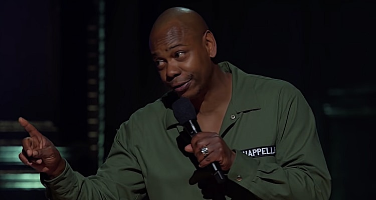 The titular comedian works the crowd in Dave Chappelle: Sticks and Stones (2017), Netflix
