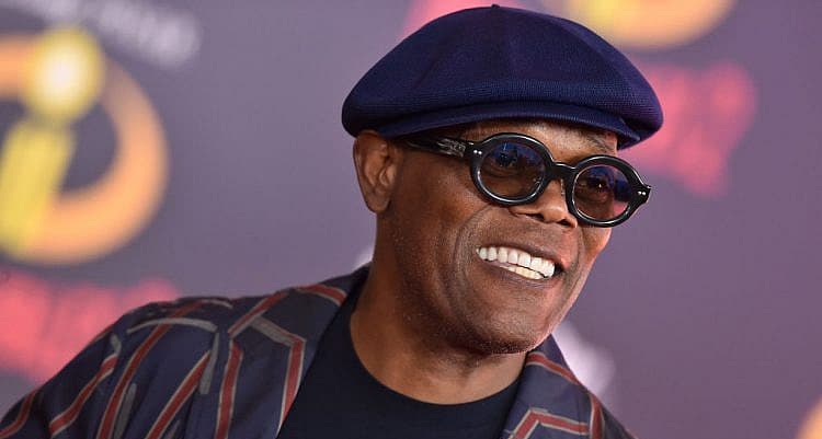 Samuel L. Jackson Reveals Captain Marvel Crew Hoodie That Hints at a Powerful Ally Cameo!