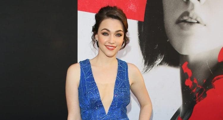 Violett Beane