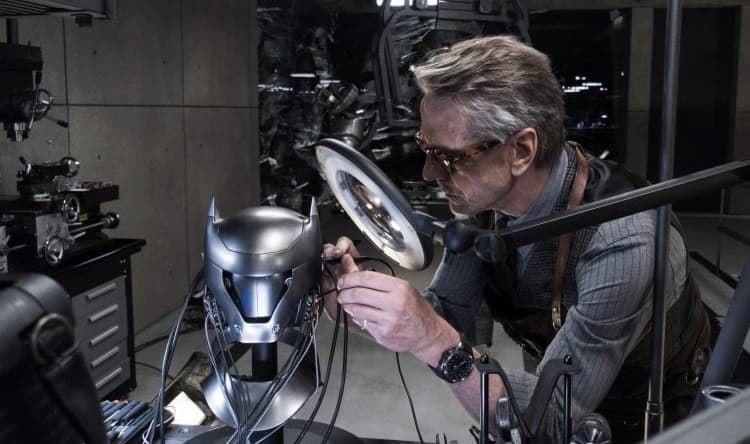 Jeremy Irons Alfred