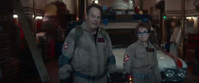 Annie Potts as Janine Melnitz and Dan Aykroyd as Ray Stantz in Ghostbusters: Frozen Empire (2024)